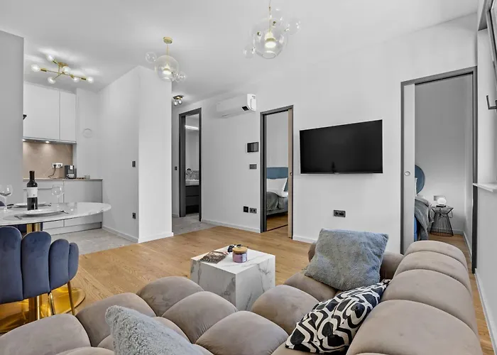 Caesars Palace - New Modern Apartment With Free Private Parking